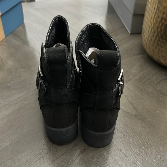 Vionic Women's Sienna Boots - Picture 11 of 11